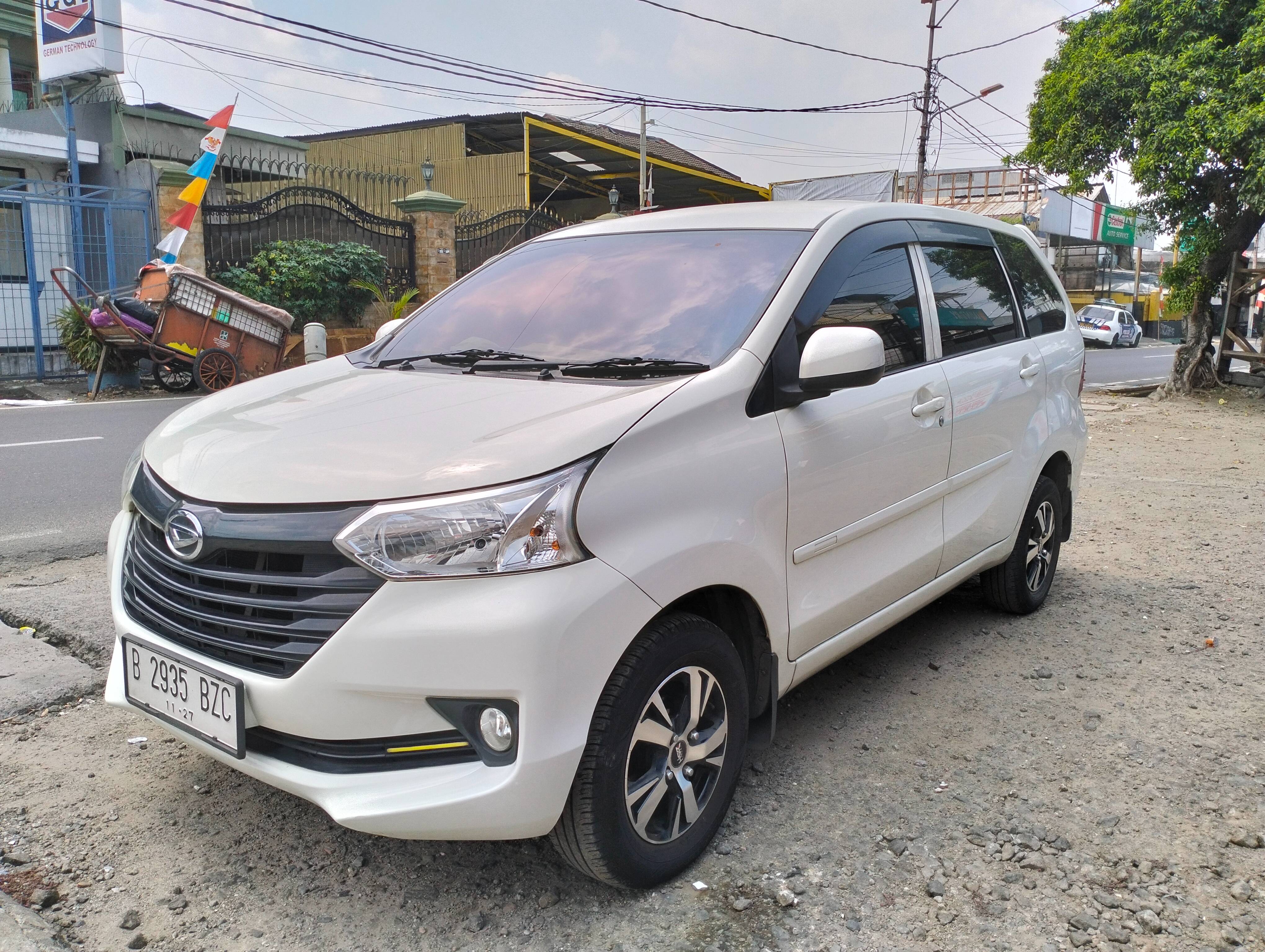 2017 Daihatsu Xenia  1.3 X AT 2017 Daihatsu Xenia  1.3 X AT