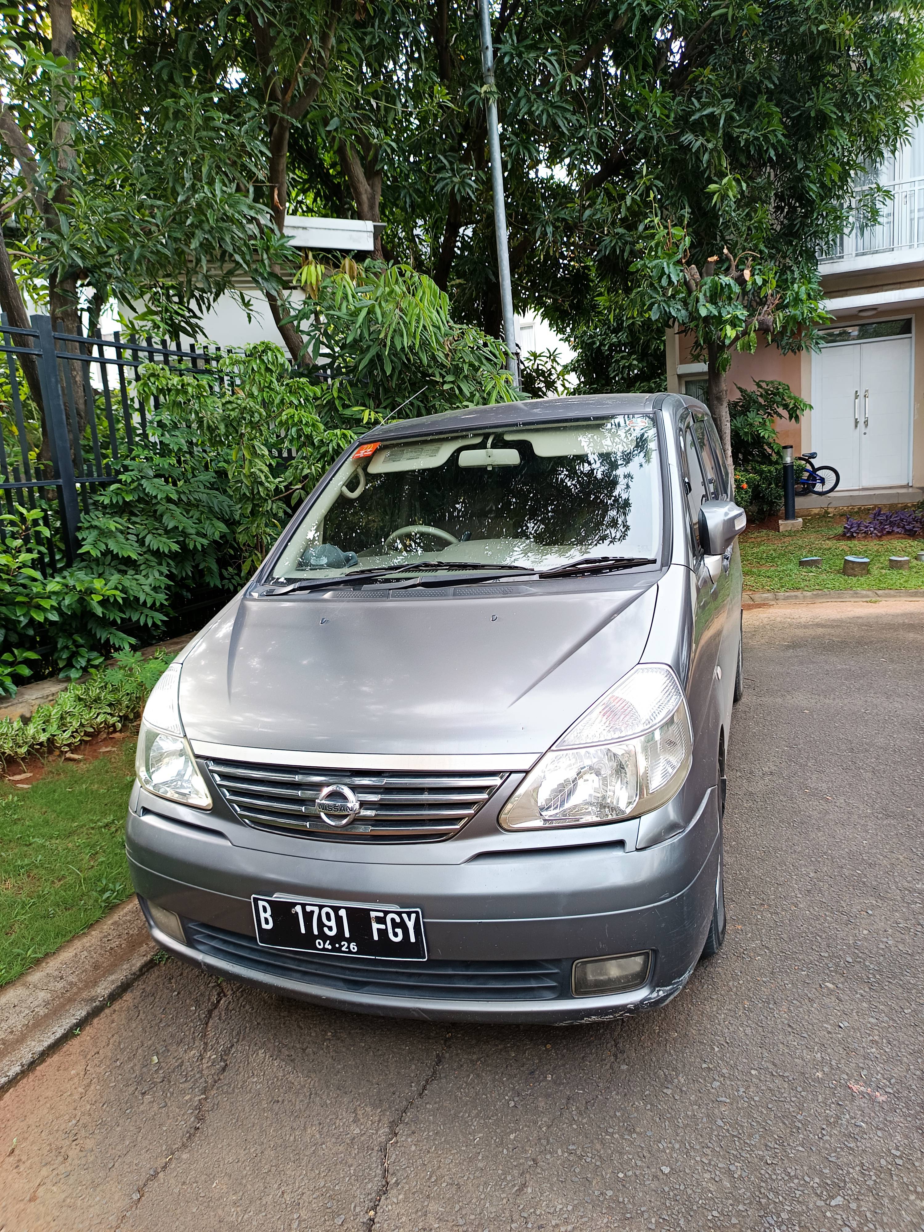 2011 Nissan Serena  2.0L Highway Star Bekas 2011 Nissan Serena  2.0L Highway Star Bekas