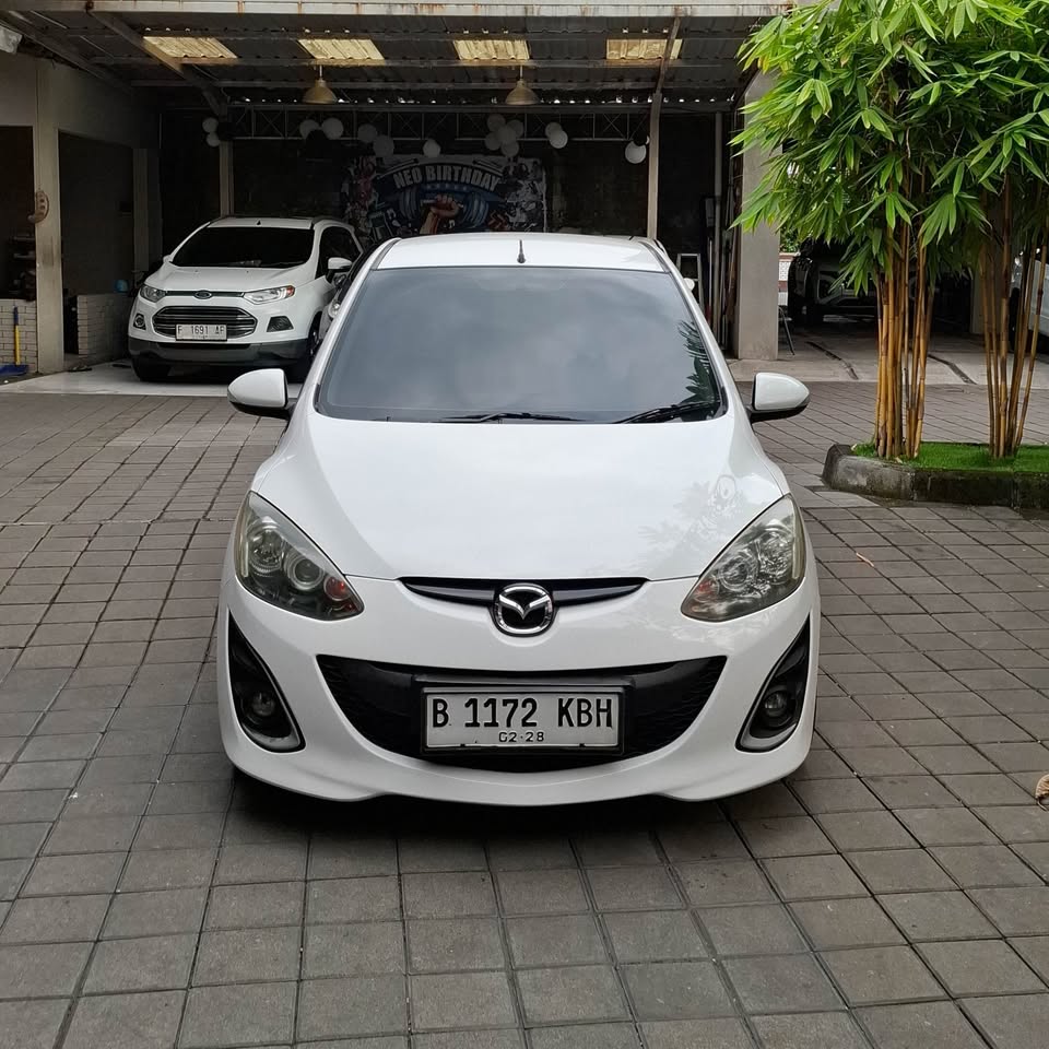 2012 Mazda 2 Sedan