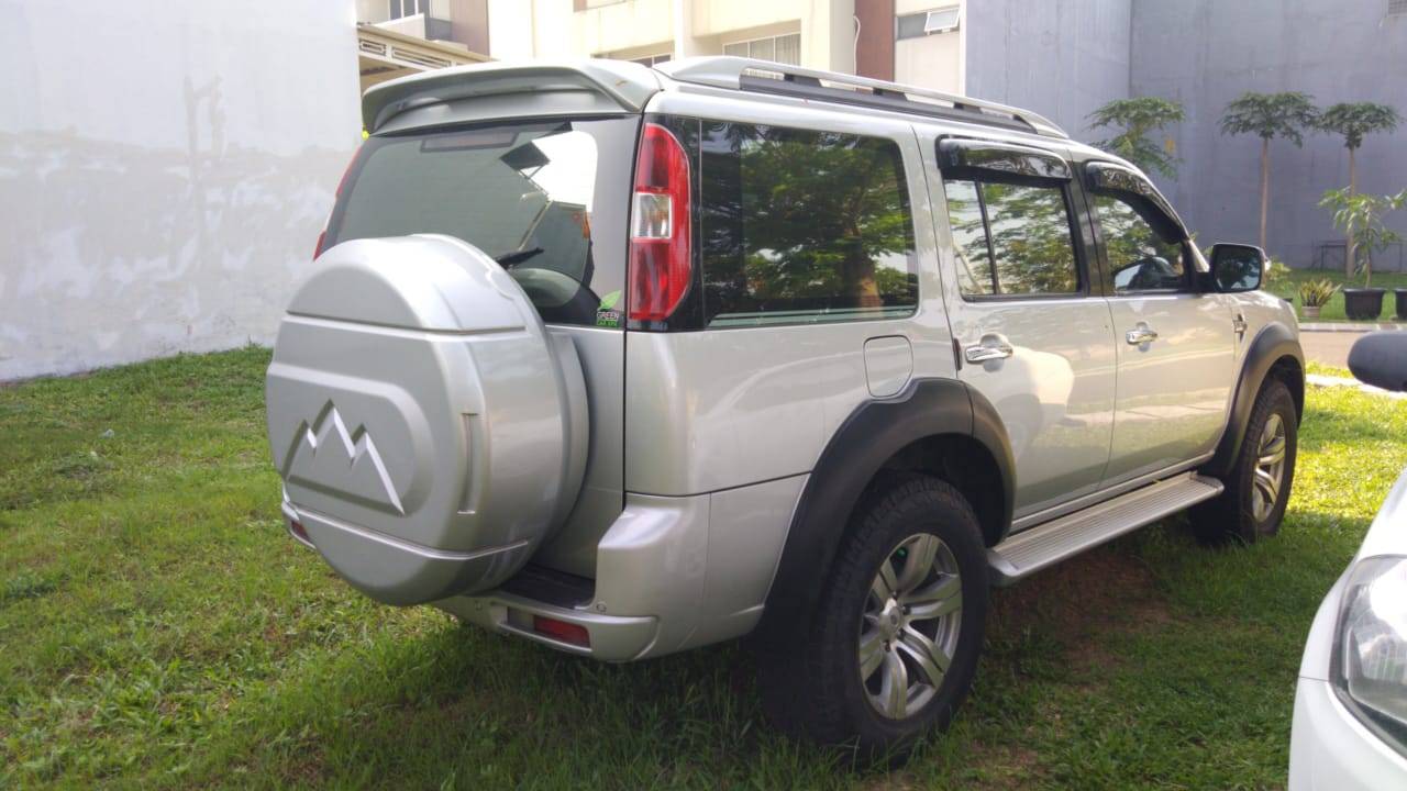 Old 2010 Ford Everest 4x2 AT XLT 4x2 AT XLT