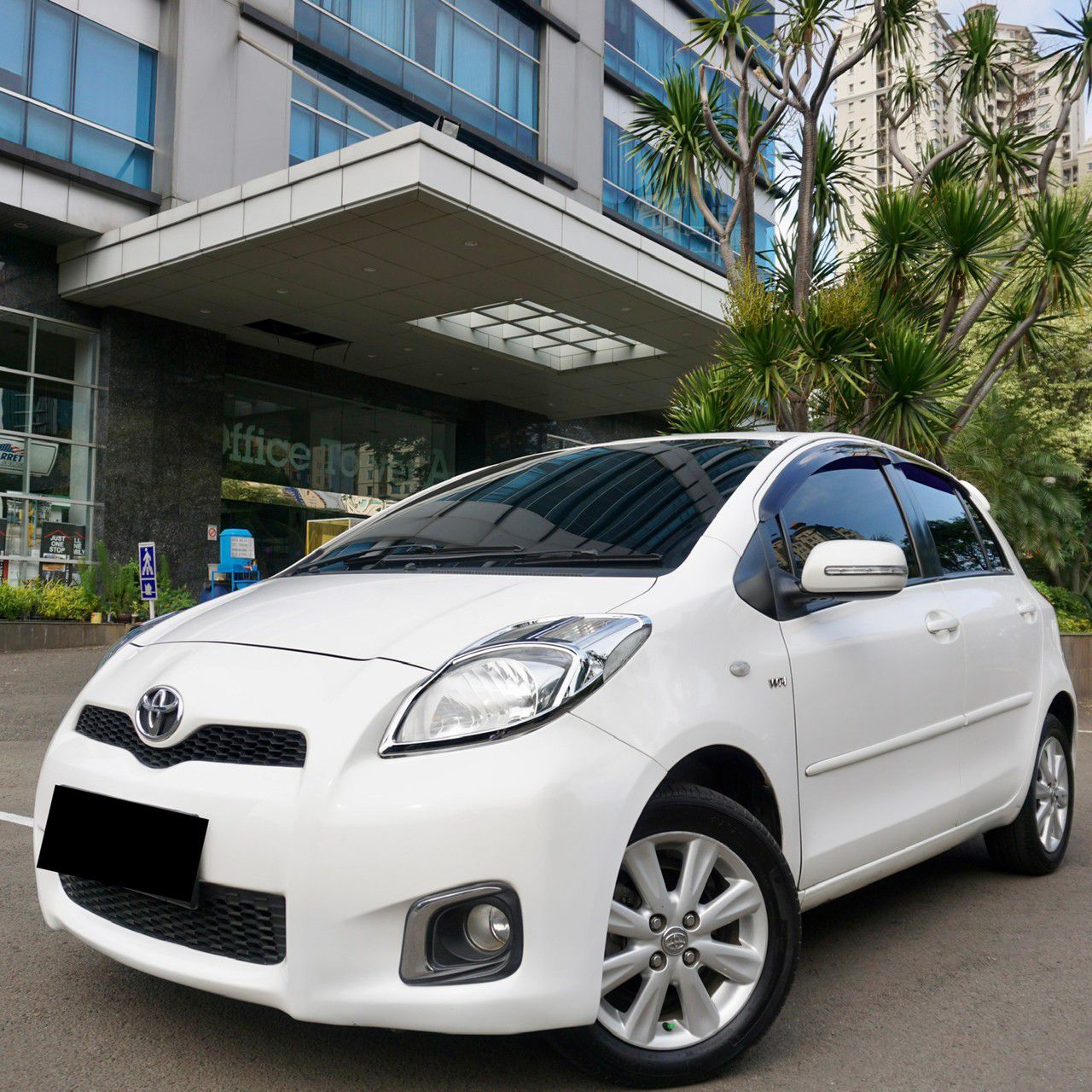 2013 Toyota Yaris 2013 Toyota Yaris