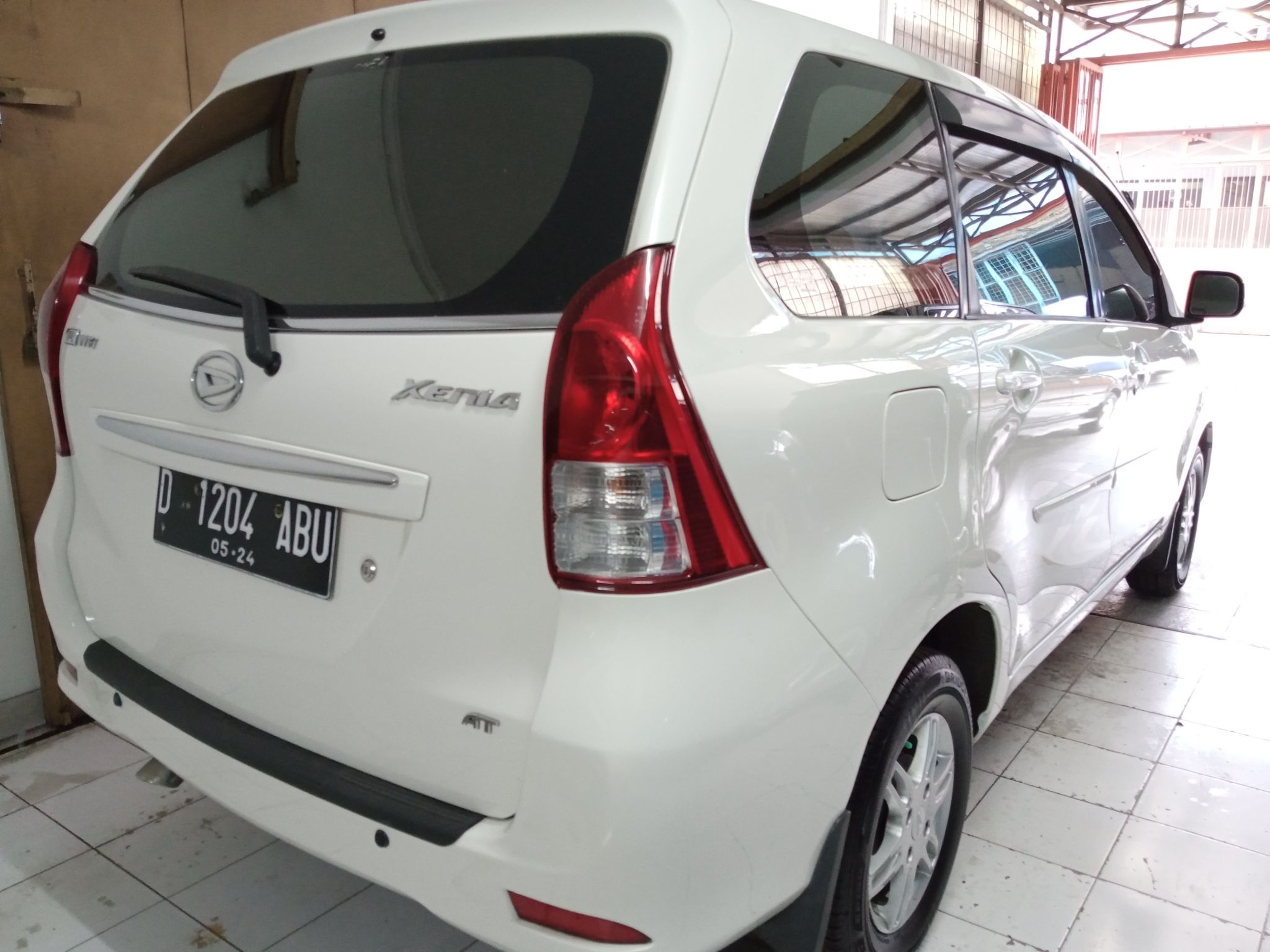 Dijual 2014 Daihatsu Xenia  1.3 R AT 1.3 R AT Bekas