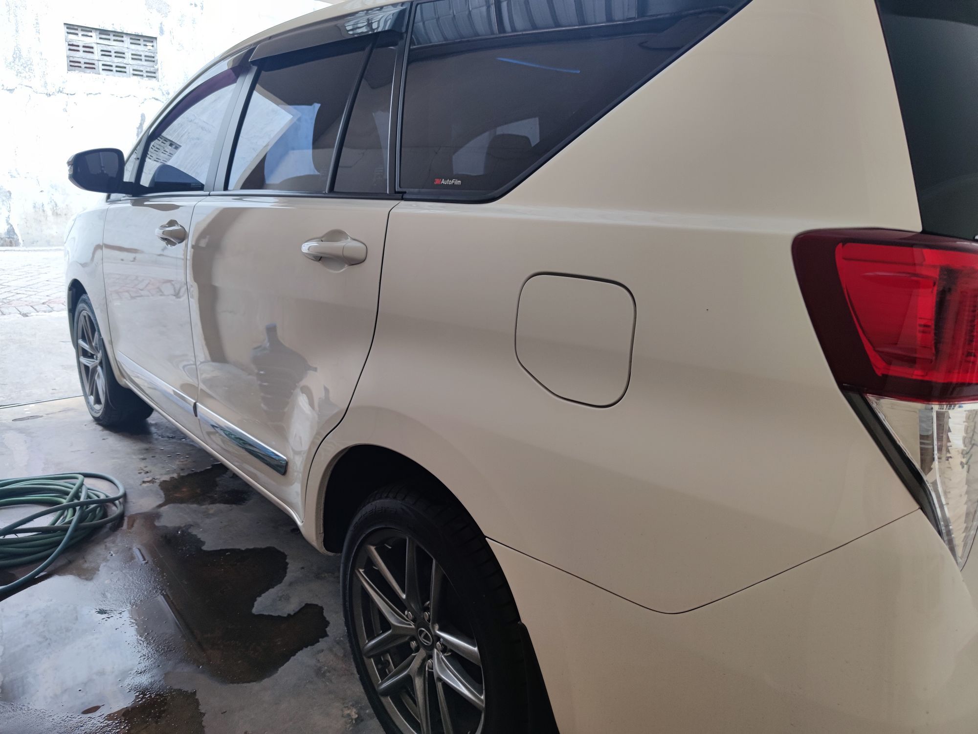 Used 2017 Toyota Kijang Innova REBORN 2.4 V AT DIESEL LUX REBORN 2.4 V AT DIESEL LUX for sale