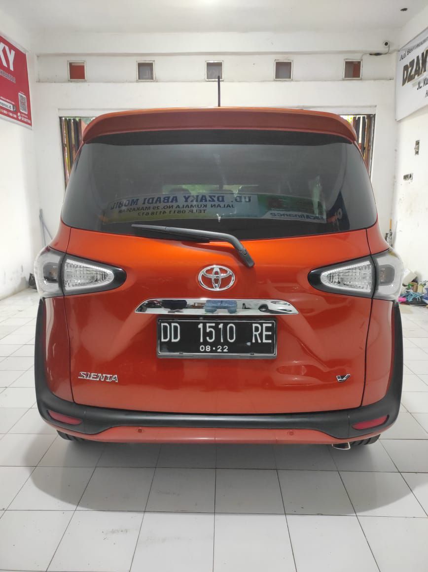 2017 Toyota Sienta V CVT V CVT tua