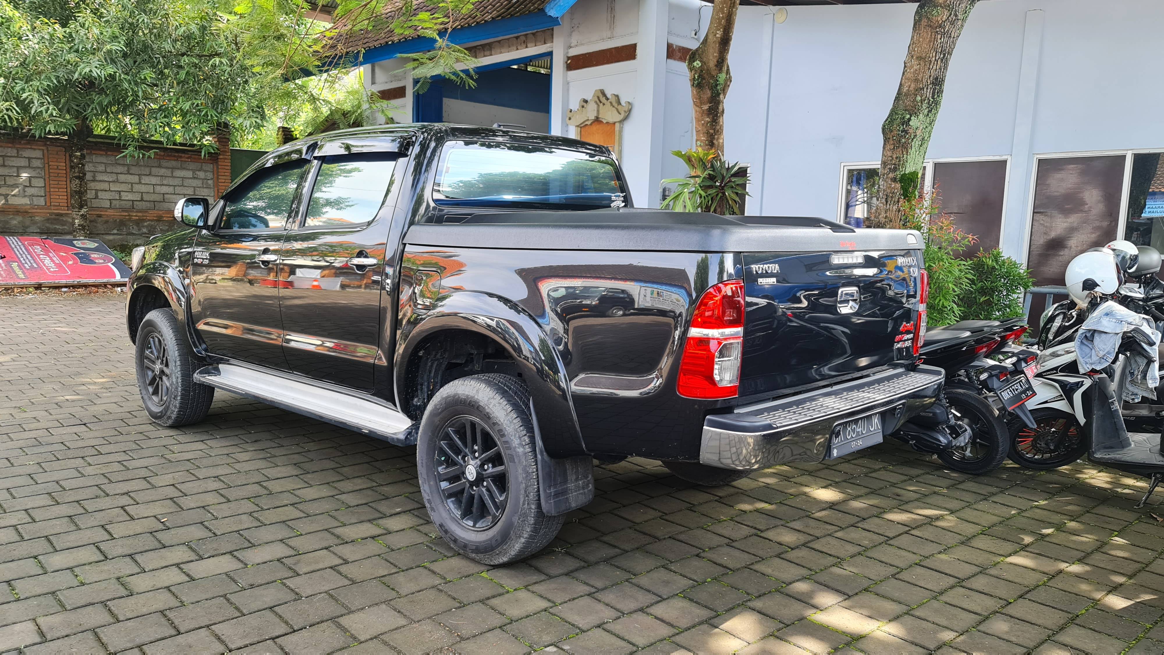 Used 2014 Toyota Hilux Double Cabin V 2.5L MT Double Cabin V 2.5L MT for sale