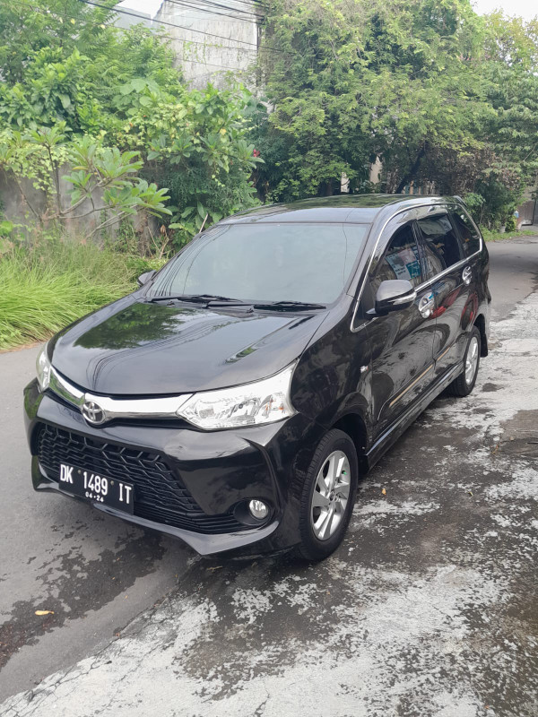 Second Hand 2016 Toyota Avanza Veloz Second Hand 2016 Toyota Avanza Veloz