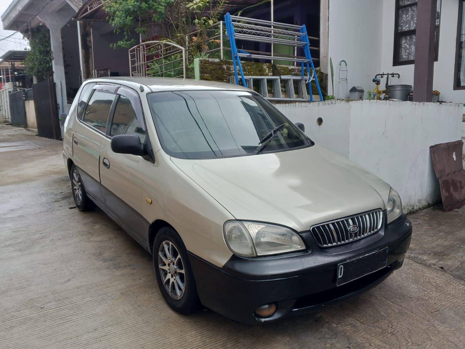 2001 Kia Carens 1.5L 1.5L bekas