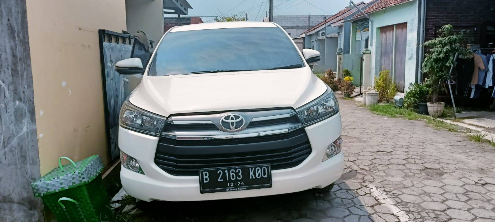 2019 Toyota Kijang Innova REBORN 2.4 G AT DIESEL LUX REBORN 2.4 G AT DIESEL LUX bekas