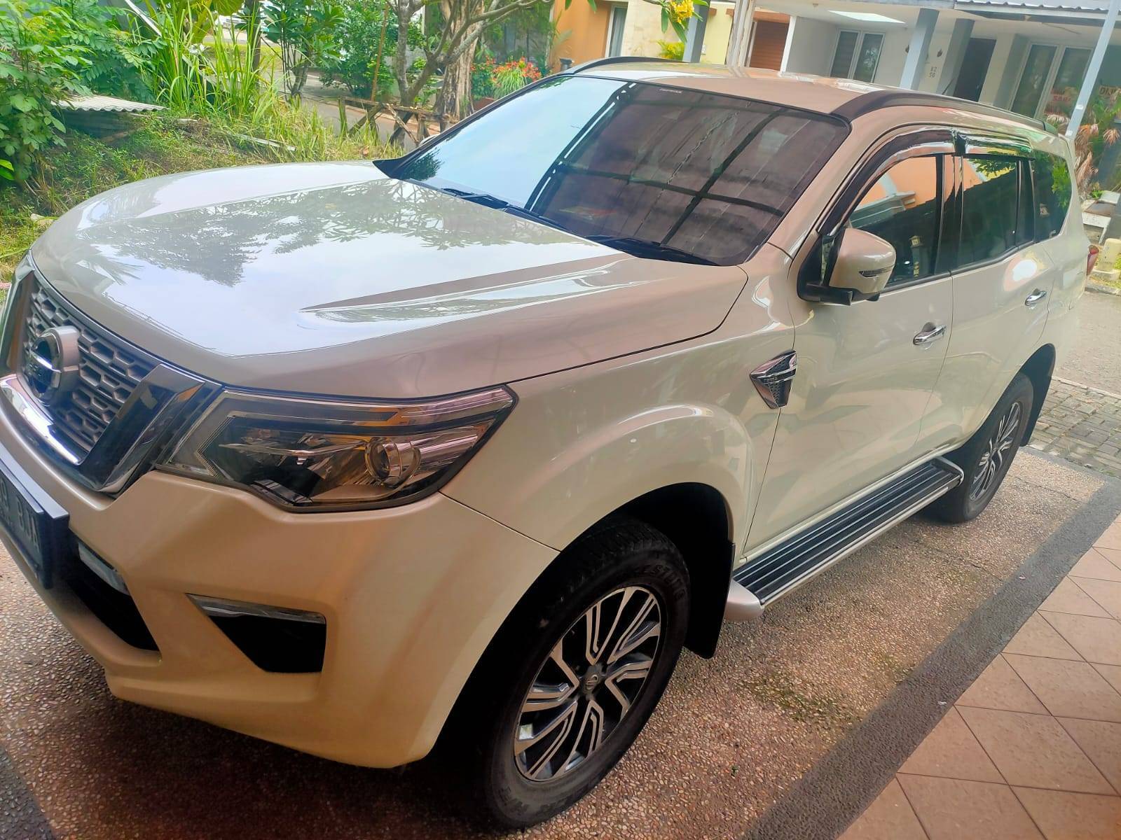 Dijual 2019 Nissan Terra 2.5  AT / PREM+ 4WD AT 2.5 (4X4) AT / PREM+ 4WD AT Bekas