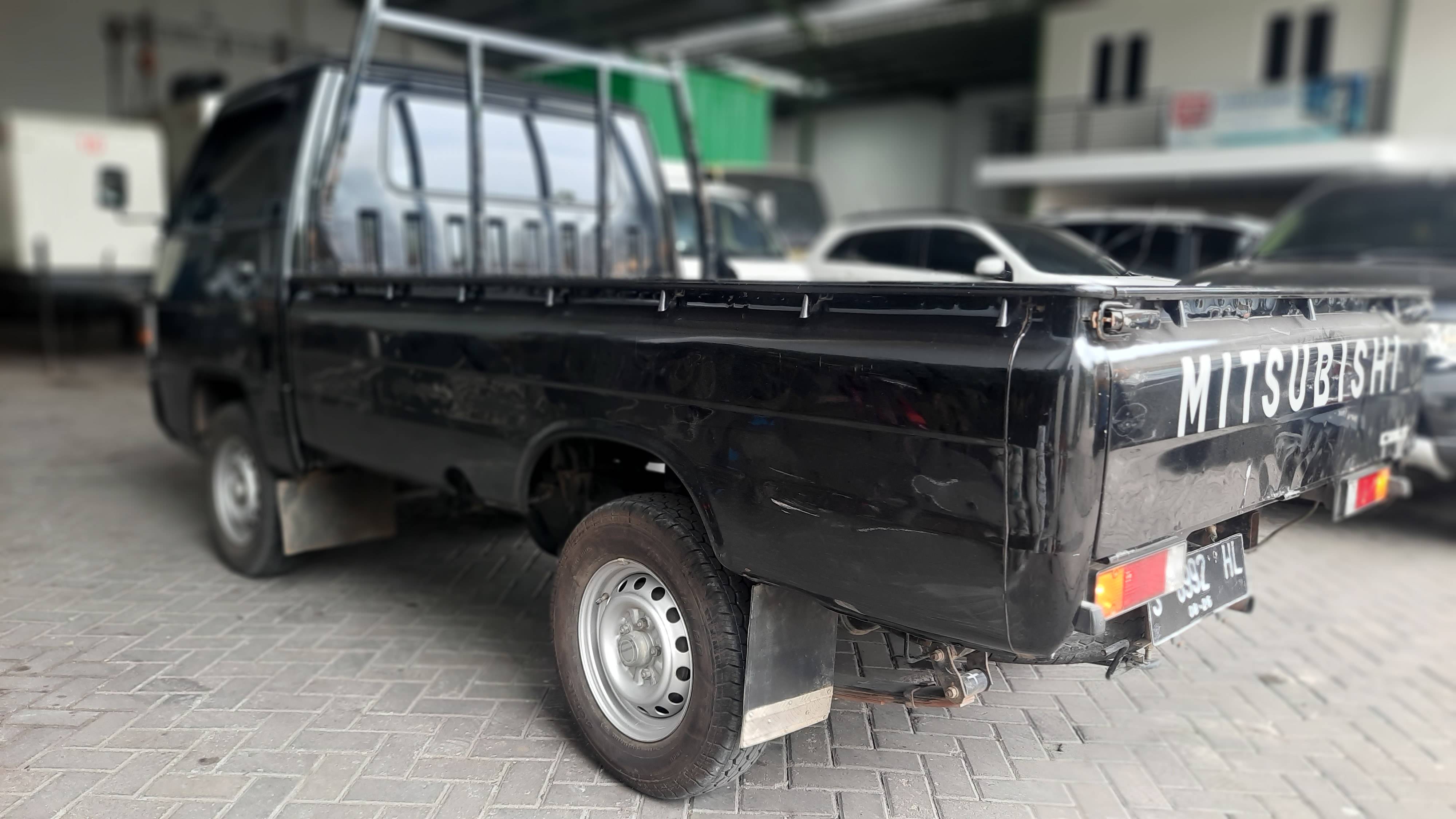 Old 2021 Mitsubishi L300 Cab & Chasiss Cab & Chasiss