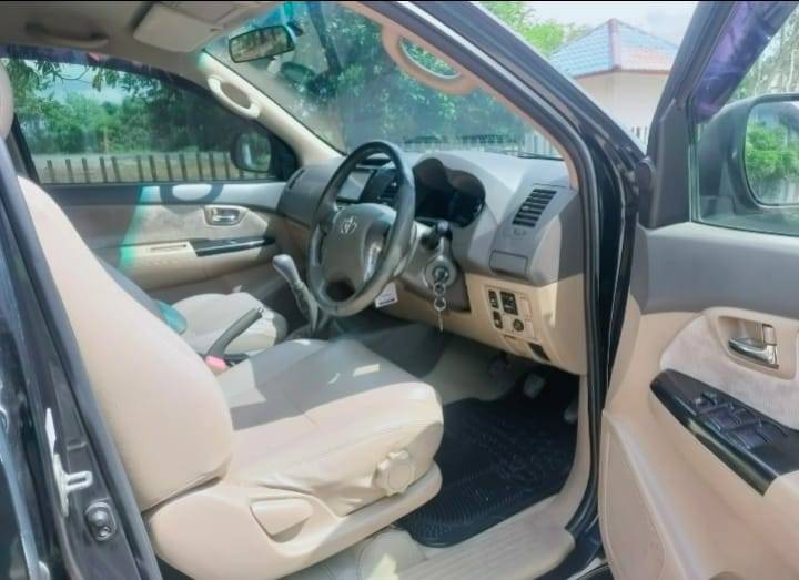 Dijual 2014 Toyota Fortuner 4X2 G AT DIESEL TRD SPORTIVO 4X2 G AT DIESEL TRD SPORTIVO Bekas
