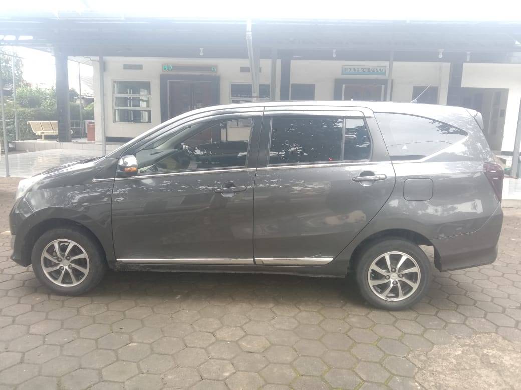 Old 2018 Daihatsu Sigra  1.2 R MT 1.2 R MT