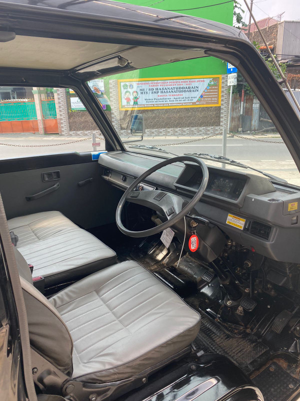 2014 Mitsubishi Colt L300 2014 Mitsubishi Colt L300