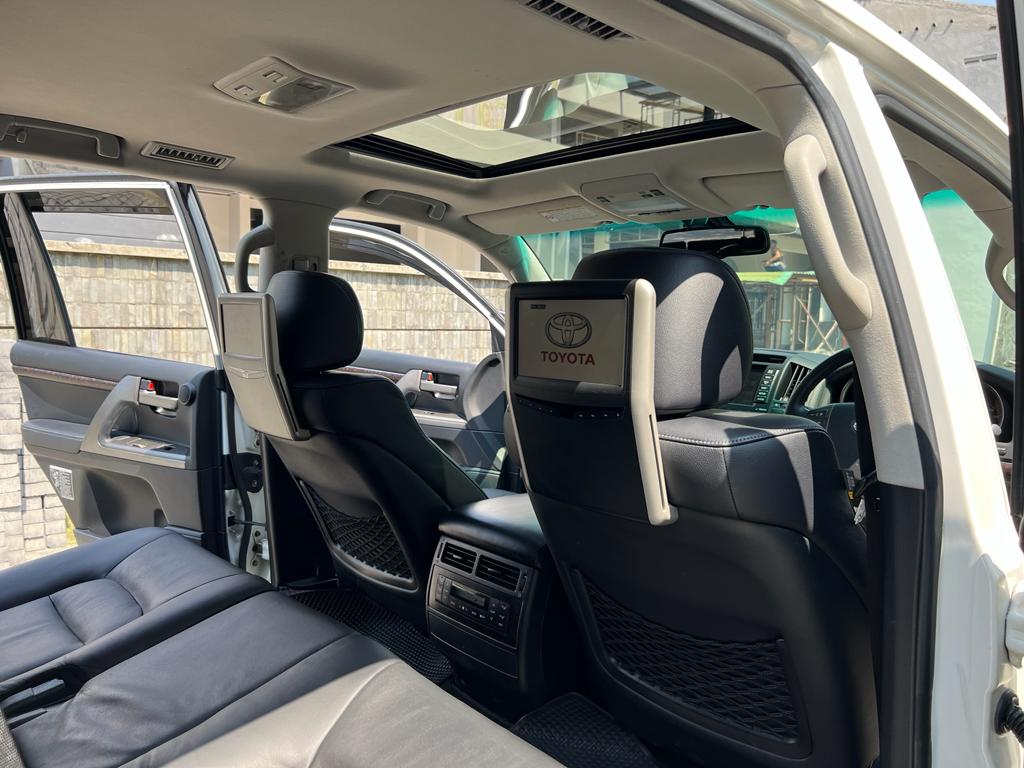 2011 Toyota Land Cruiser 2011 Toyota Land Cruiser