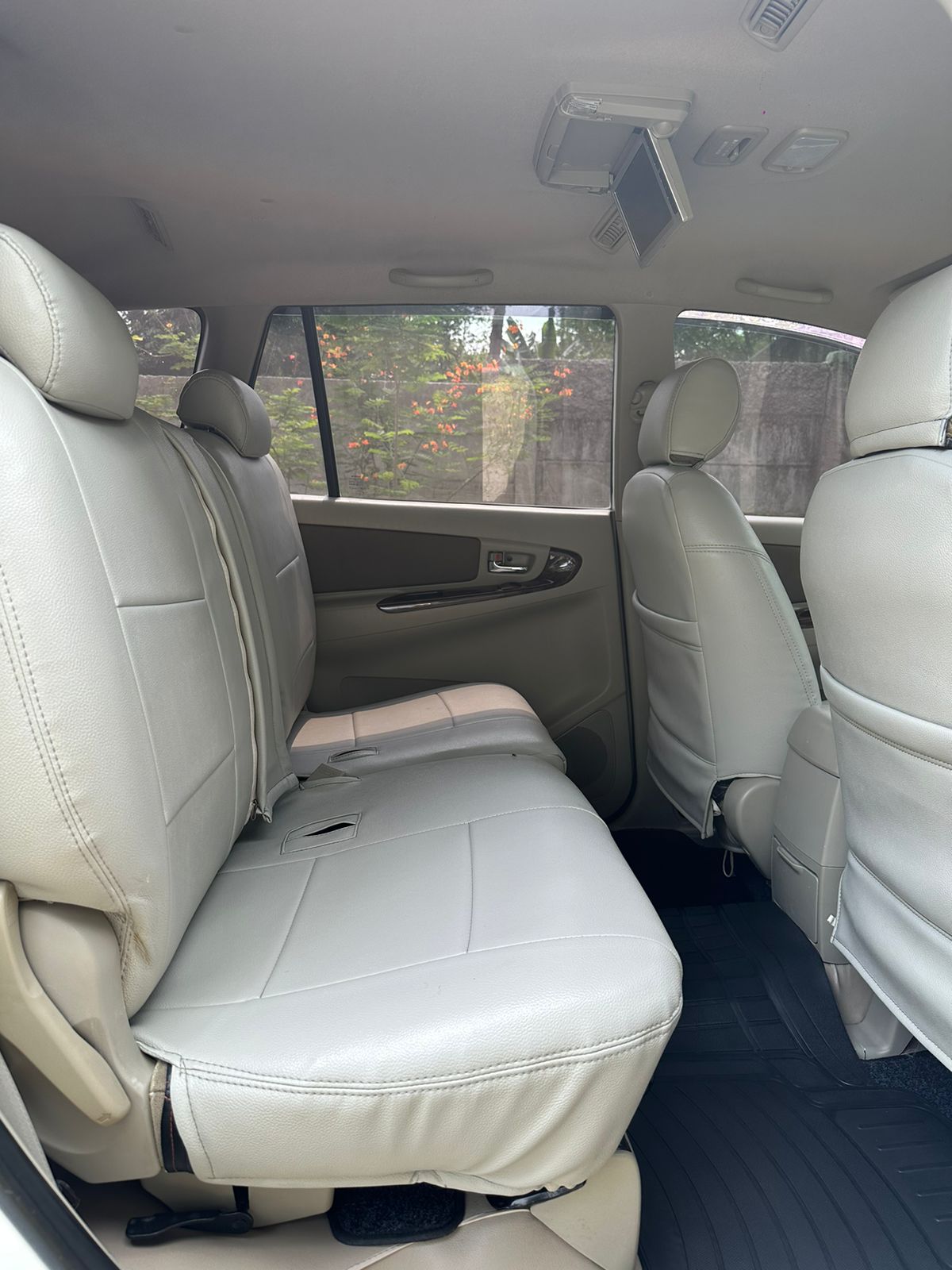 2015 Toyota Innova 2015 Toyota Innova