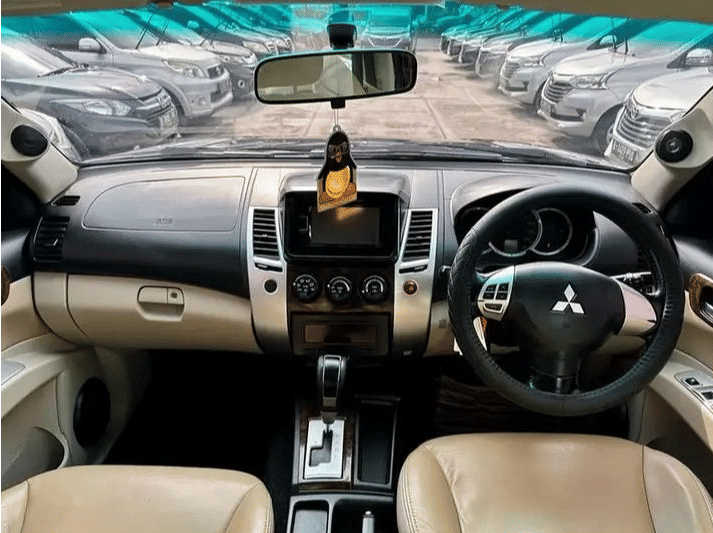 2010 Mitsubishi Pajero Sport  2010 Mitsubishi Pajero Sport