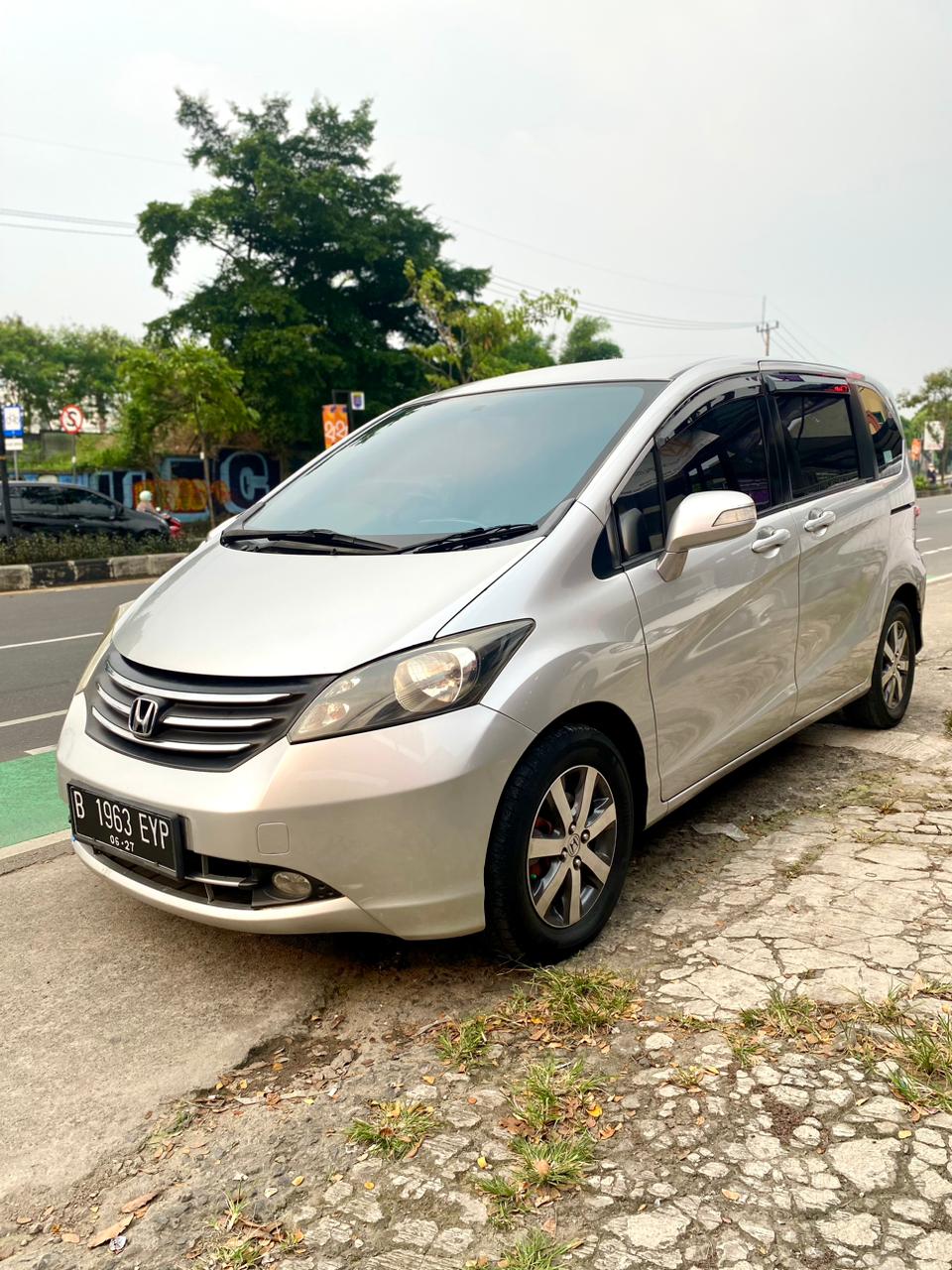 Second Hand 2011 Honda Freed Second Hand 2011 Honda Freed
