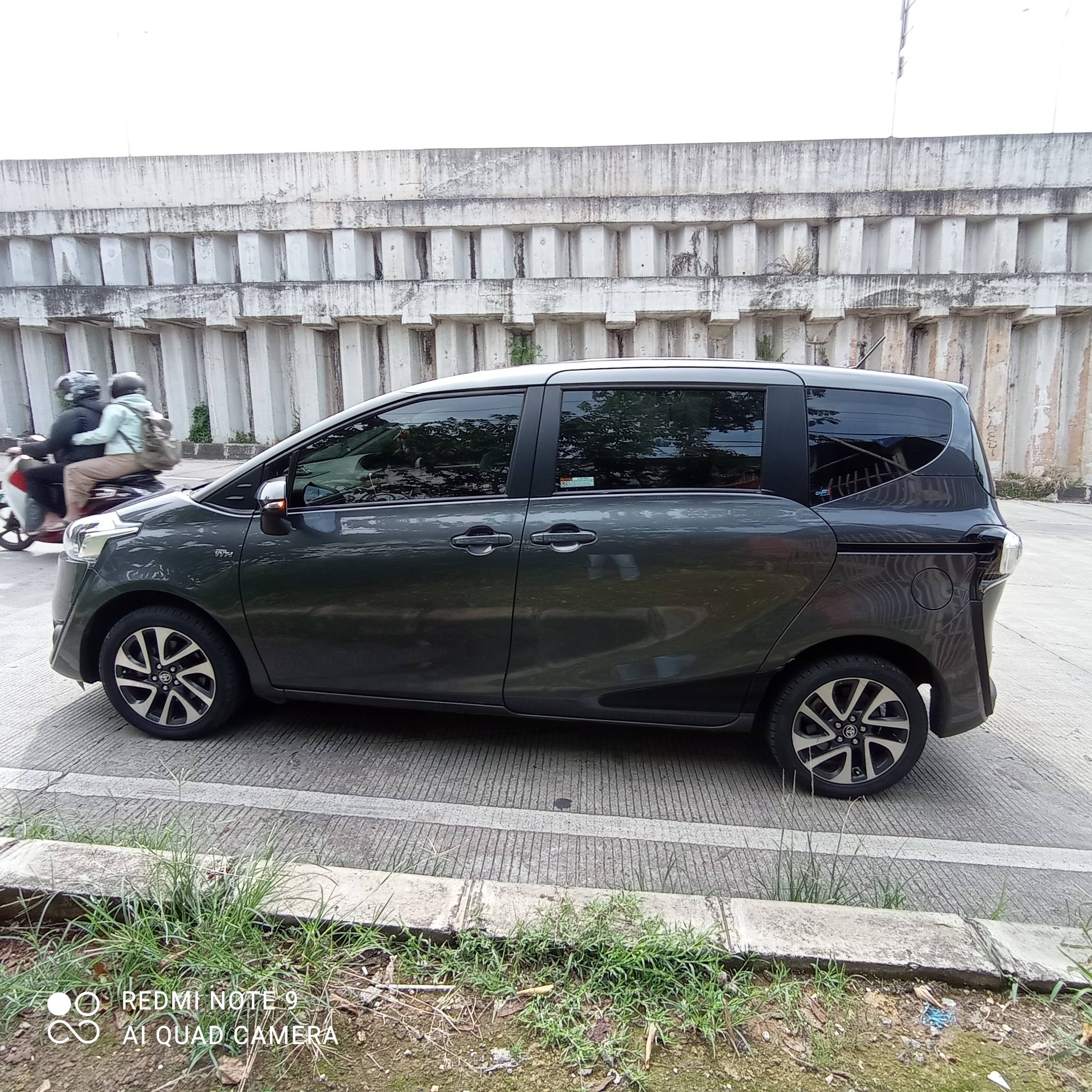 2017 Toyota Sienta 2017 Toyota Sienta