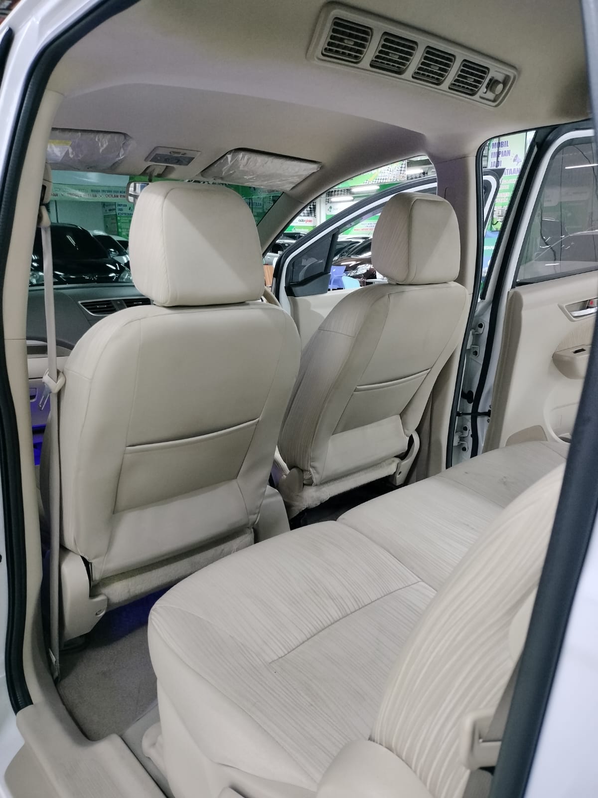 2015 Suzuki Ertiga  2015 Suzuki Ertiga