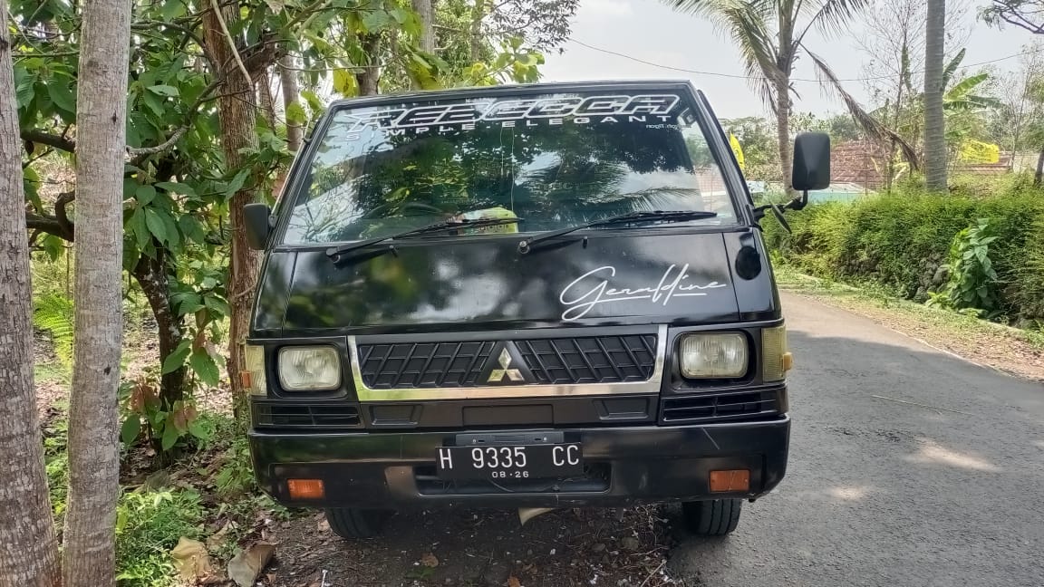 Second Hand 2011 Mitsubishi L300 Second Hand 2011 Mitsubishi L300