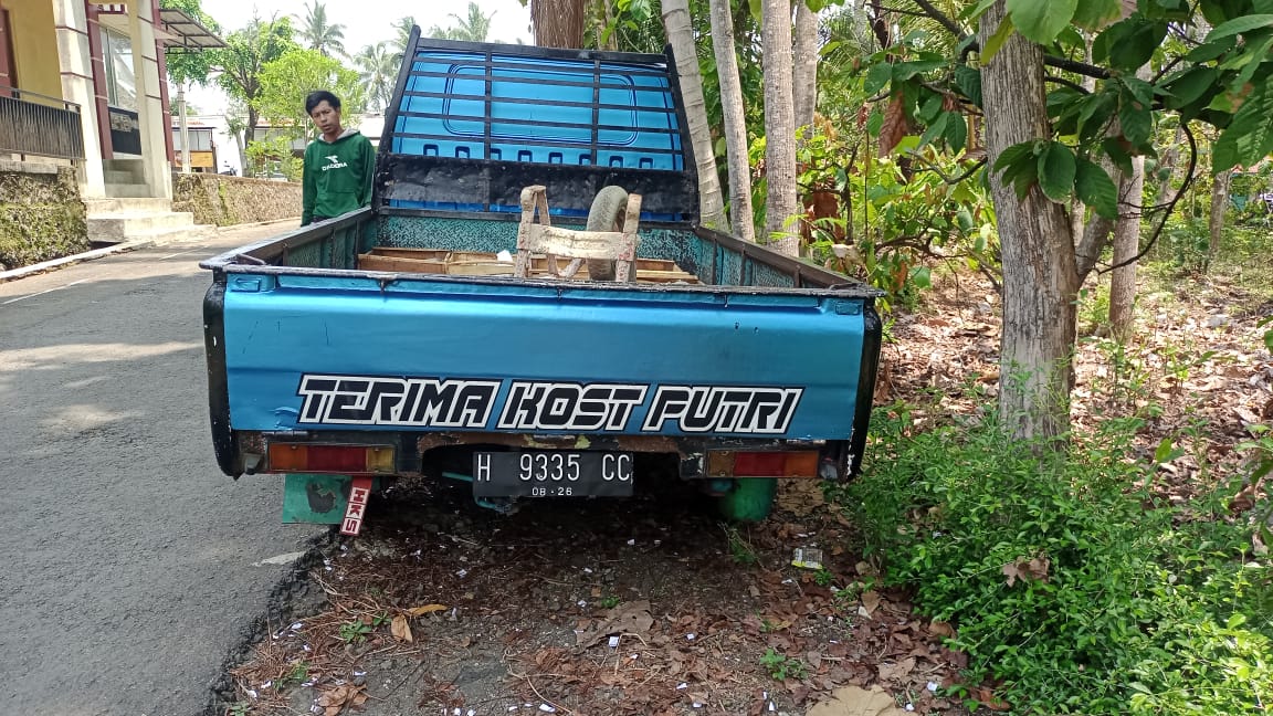 2011 Mitsubishi L300 2011 Mitsubishi L300