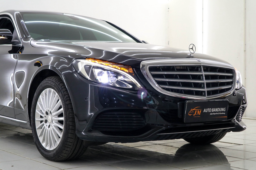 2015 Mercedes Benz C-Class Sedan 2015 Mercedes Benz C-Class Sedan