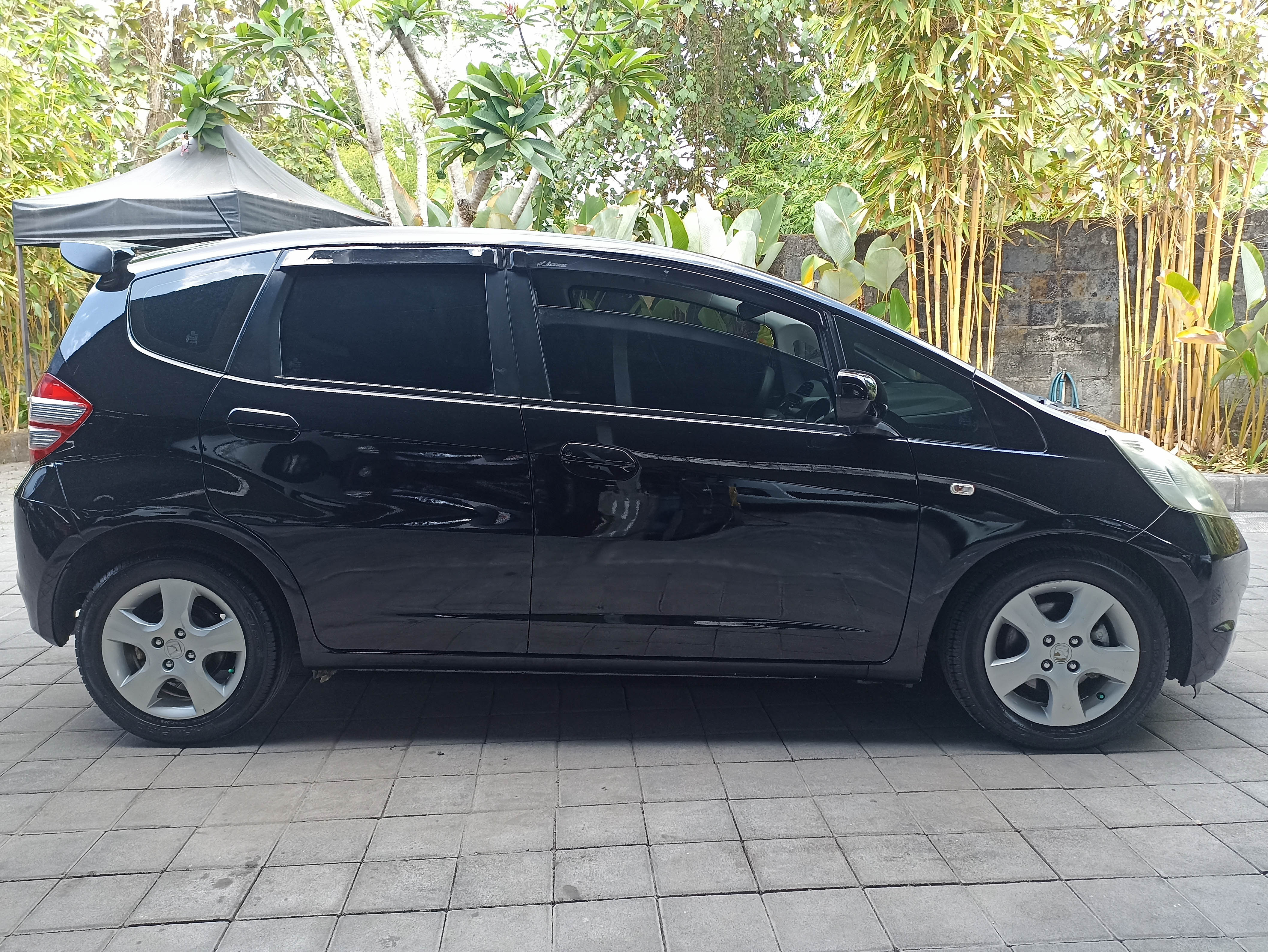 2011 Honda Jazz  1.5 GE8 AT 2011 Honda Jazz  1.5 GE8 AT