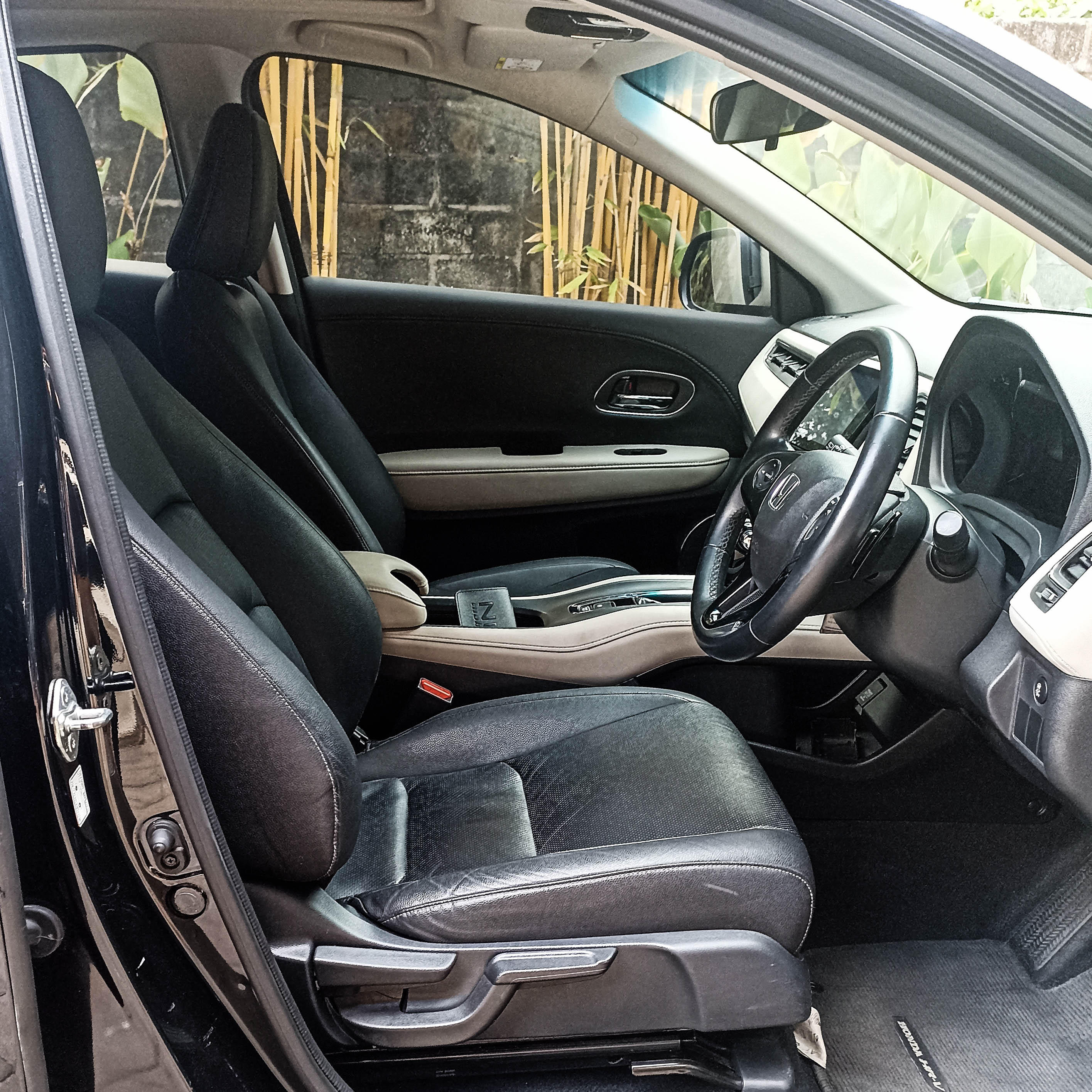 2021 Honda HRV  1.8L Prestige 2021 Honda HRV  1.8L Prestige