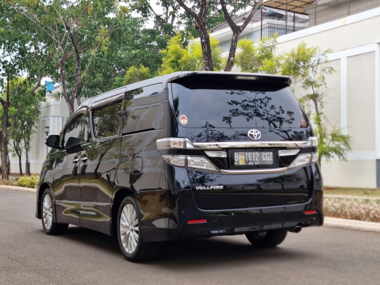 2013 Toyota Vellfire 2013 Toyota Vellfire