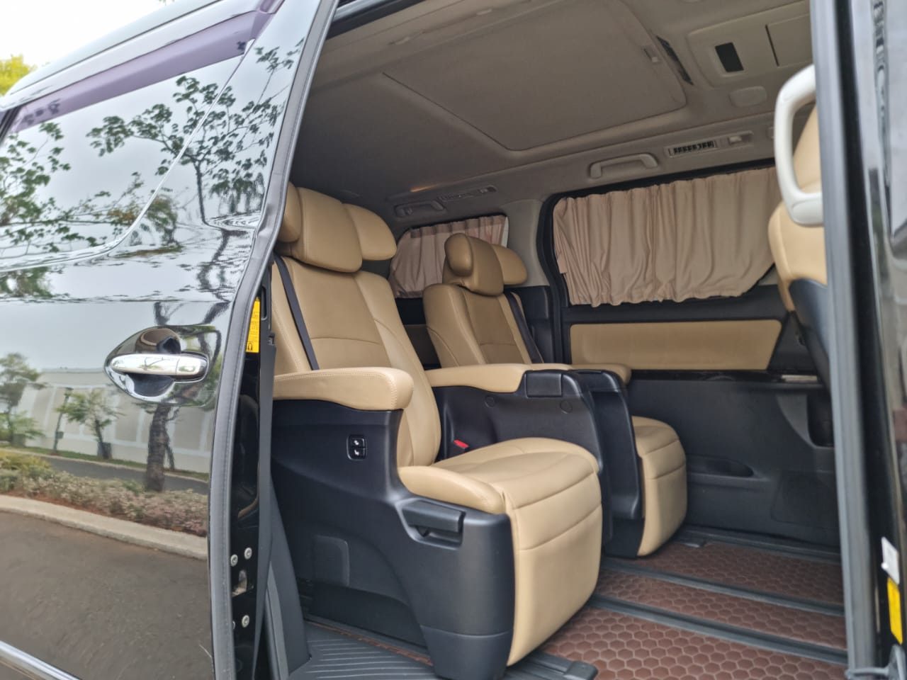 2013 Toyota Vellfire 2013 Toyota Vellfire