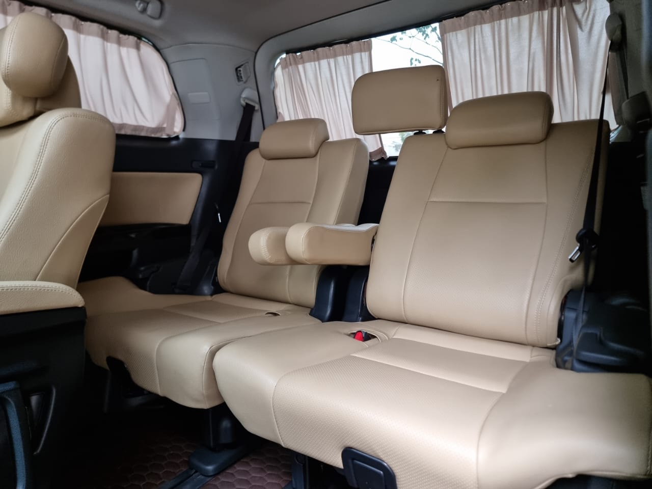 2013 Toyota Vellfire 2013 Toyota Vellfire