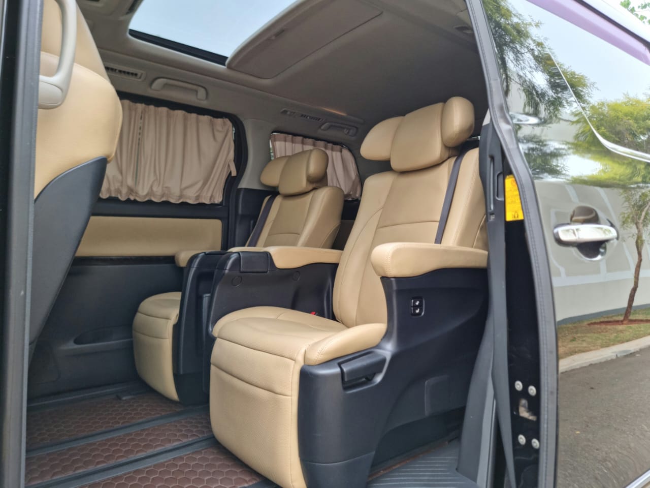 2013 Toyota Vellfire 2013 Toyota Vellfire