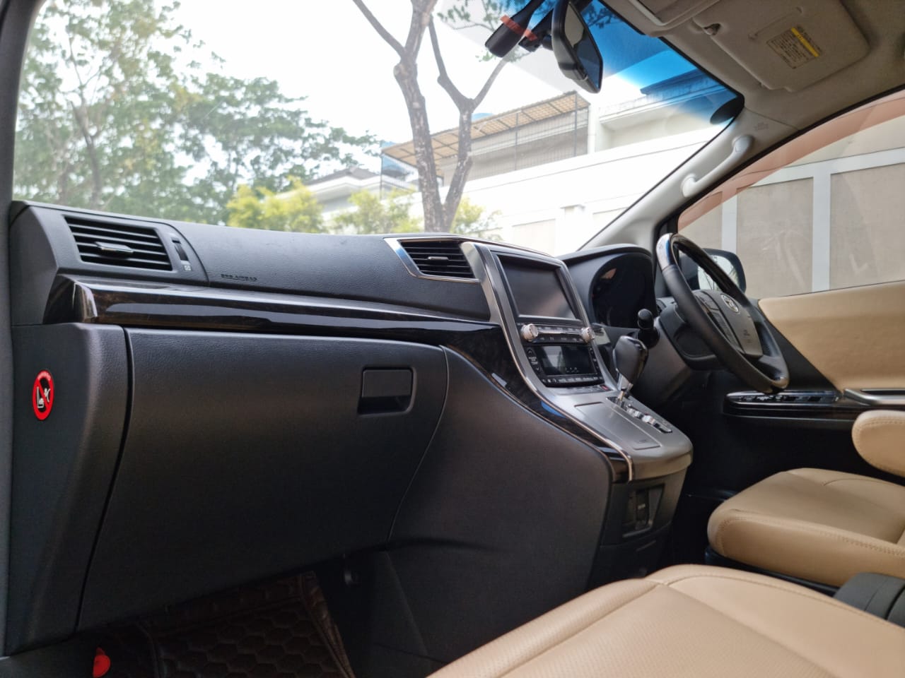 2013 Toyota Vellfire 2013 Toyota Vellfire