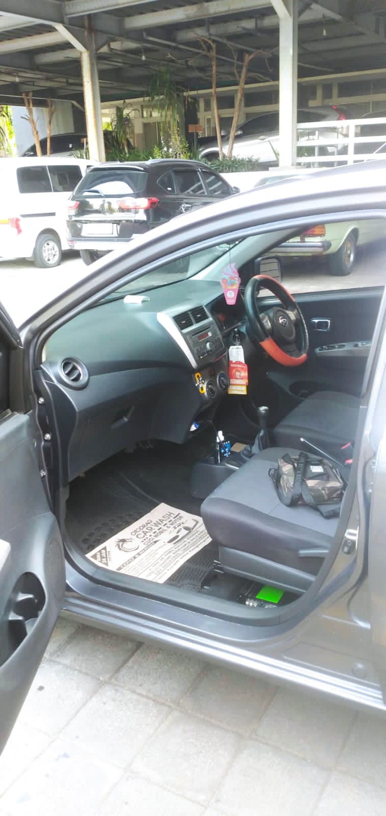 2015 Daihatsu Ayla  2015 Daihatsu Ayla