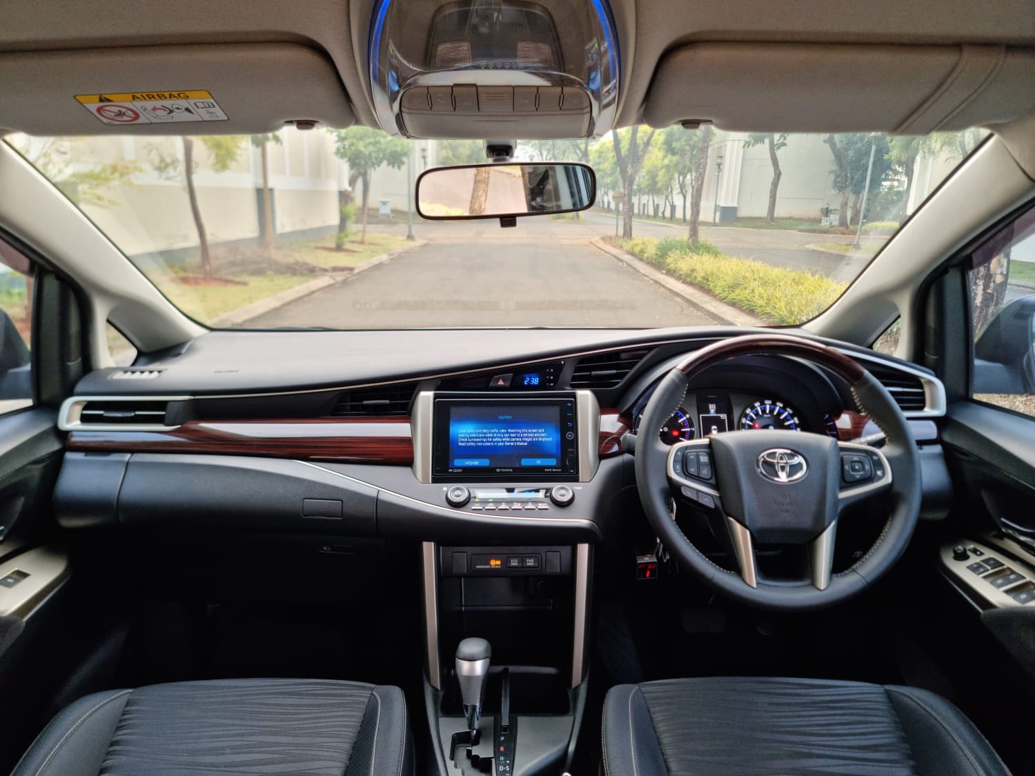 2016 Toyota Kijang Innova 2016 Toyota Kijang Innova