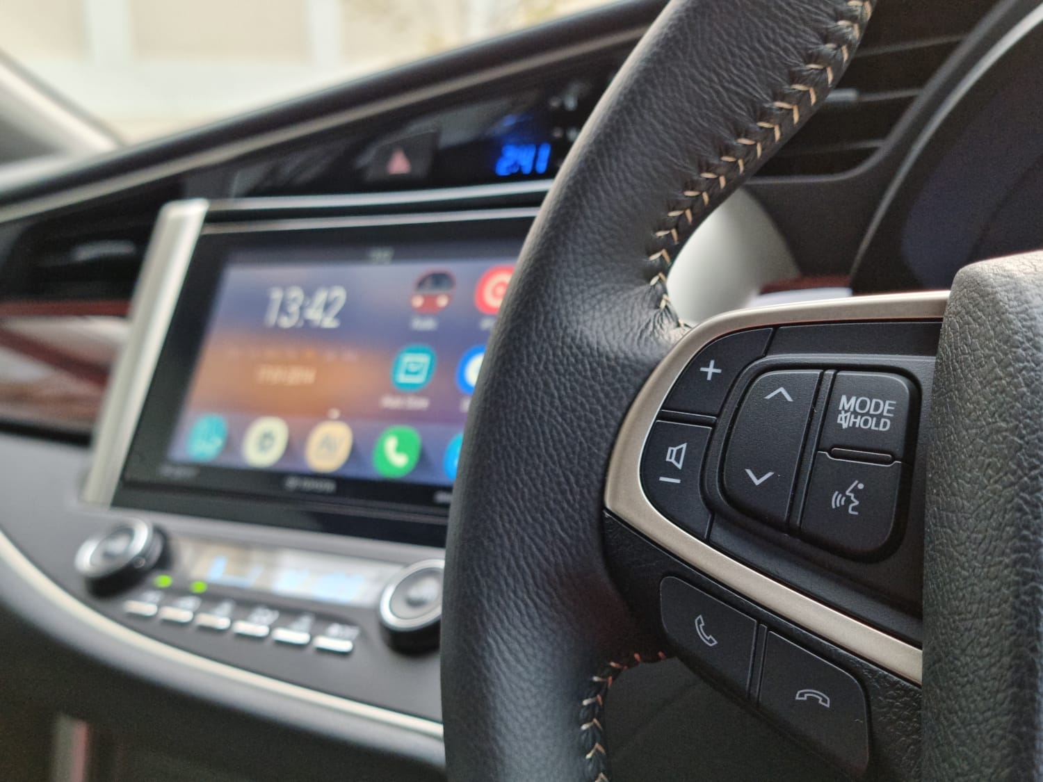 2016 Toyota Kijang Innova 2016 Toyota Kijang Innova