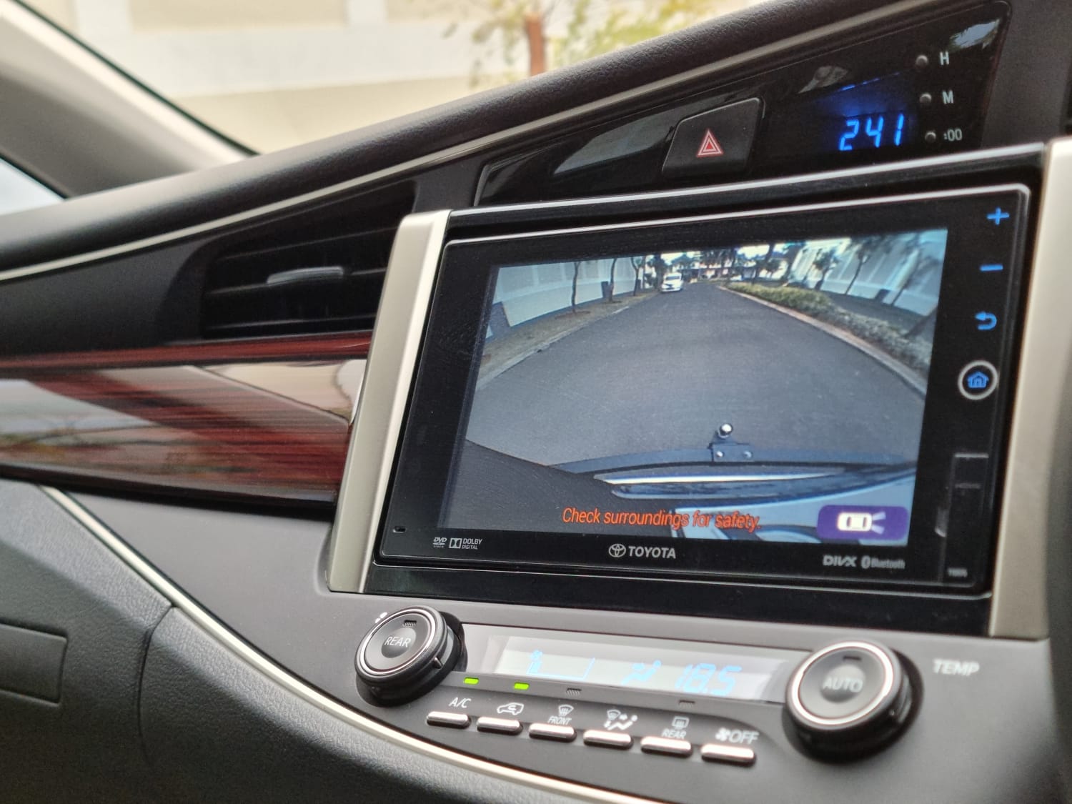 2016 Toyota Kijang Innova 2016 Toyota Kijang Innova