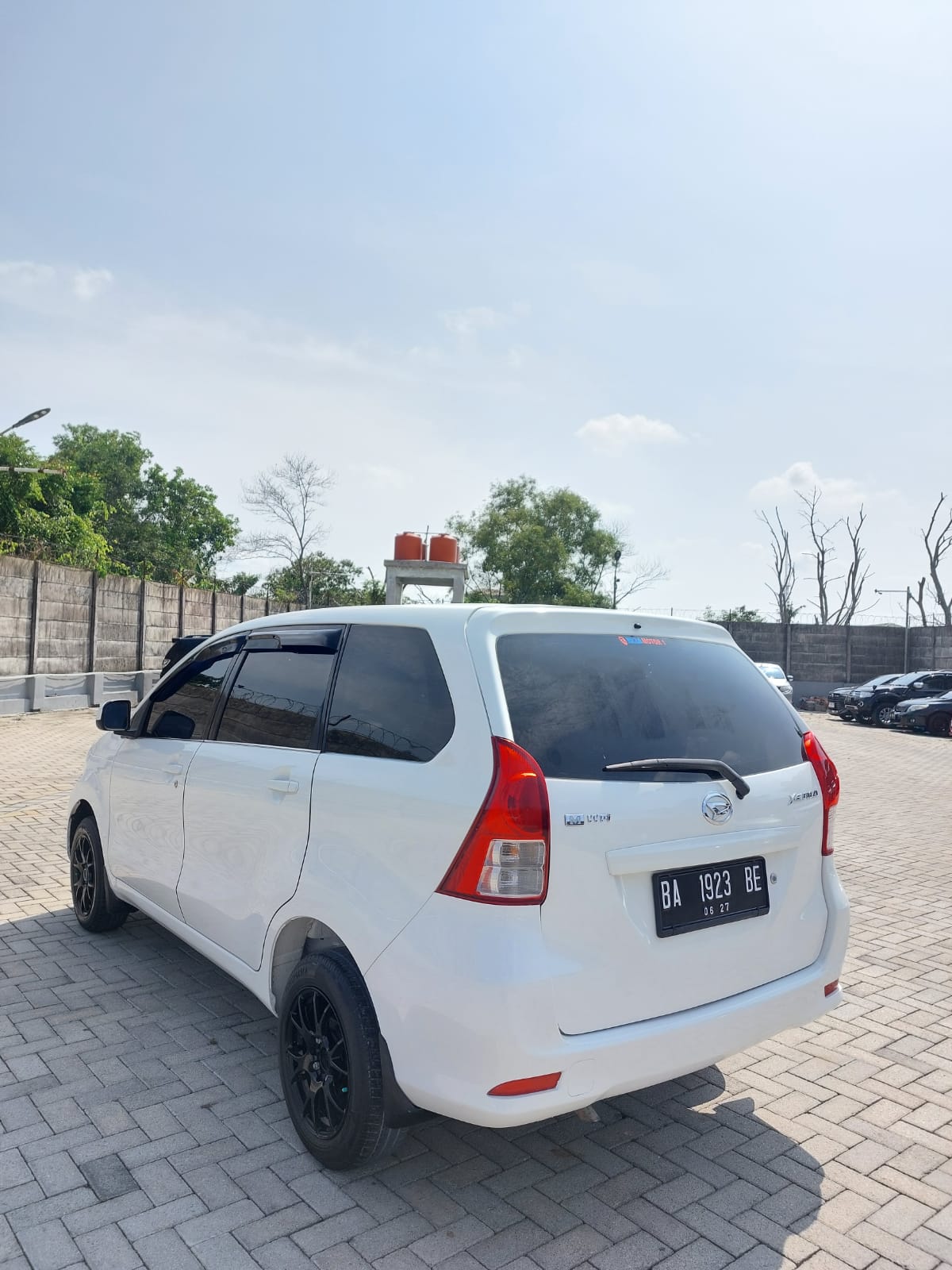 2012 Daihatsu Xenia 2012 Daihatsu Xenia