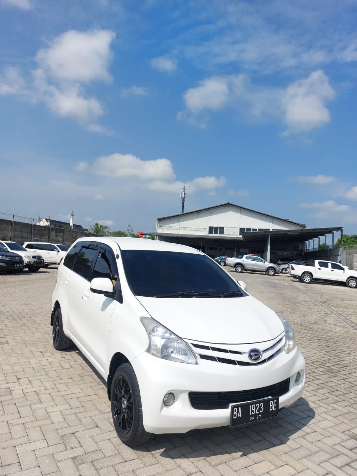 2012 Daihatsu Xenia 2012 Daihatsu Xenia