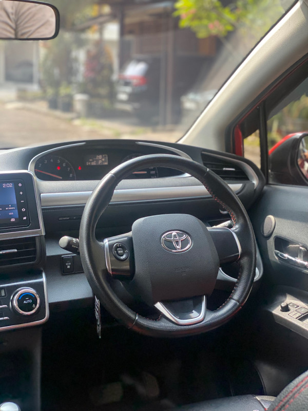 2017 Toyota Sienta 2017 Toyota Sienta