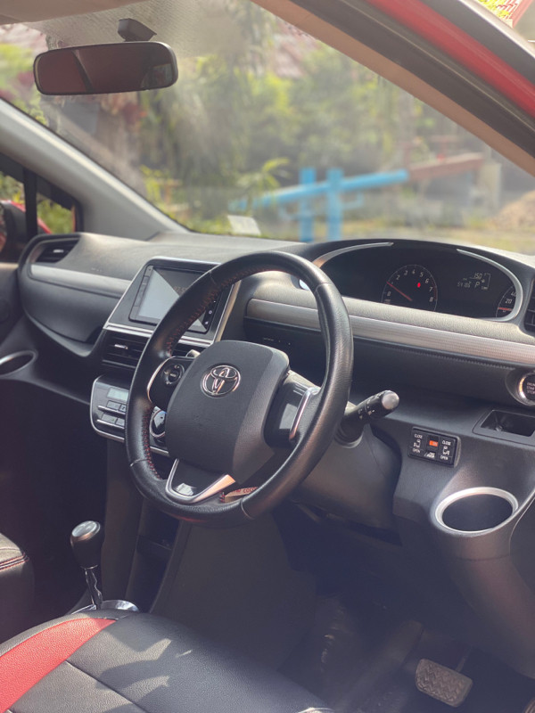 2017 Toyota Sienta 2017 Toyota Sienta