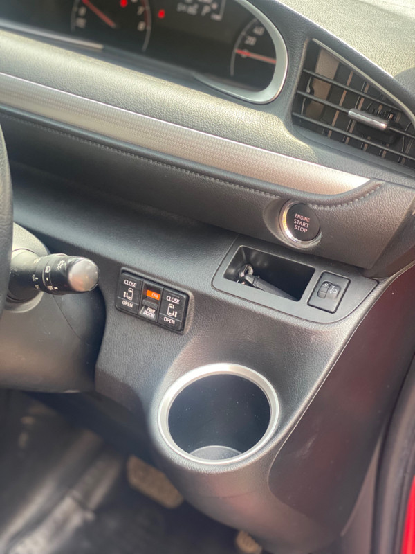 2017 Toyota Sienta 2017 Toyota Sienta