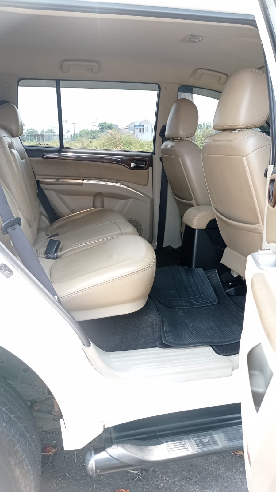 2011 Mitsubishi Pajero Sport  2011 Mitsubishi Pajero Sport