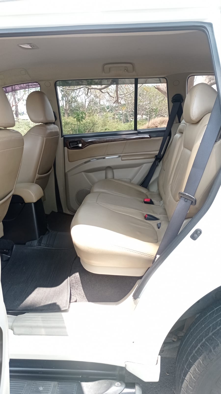 2011 Mitsubishi Pajero Sport  2011 Mitsubishi Pajero Sport