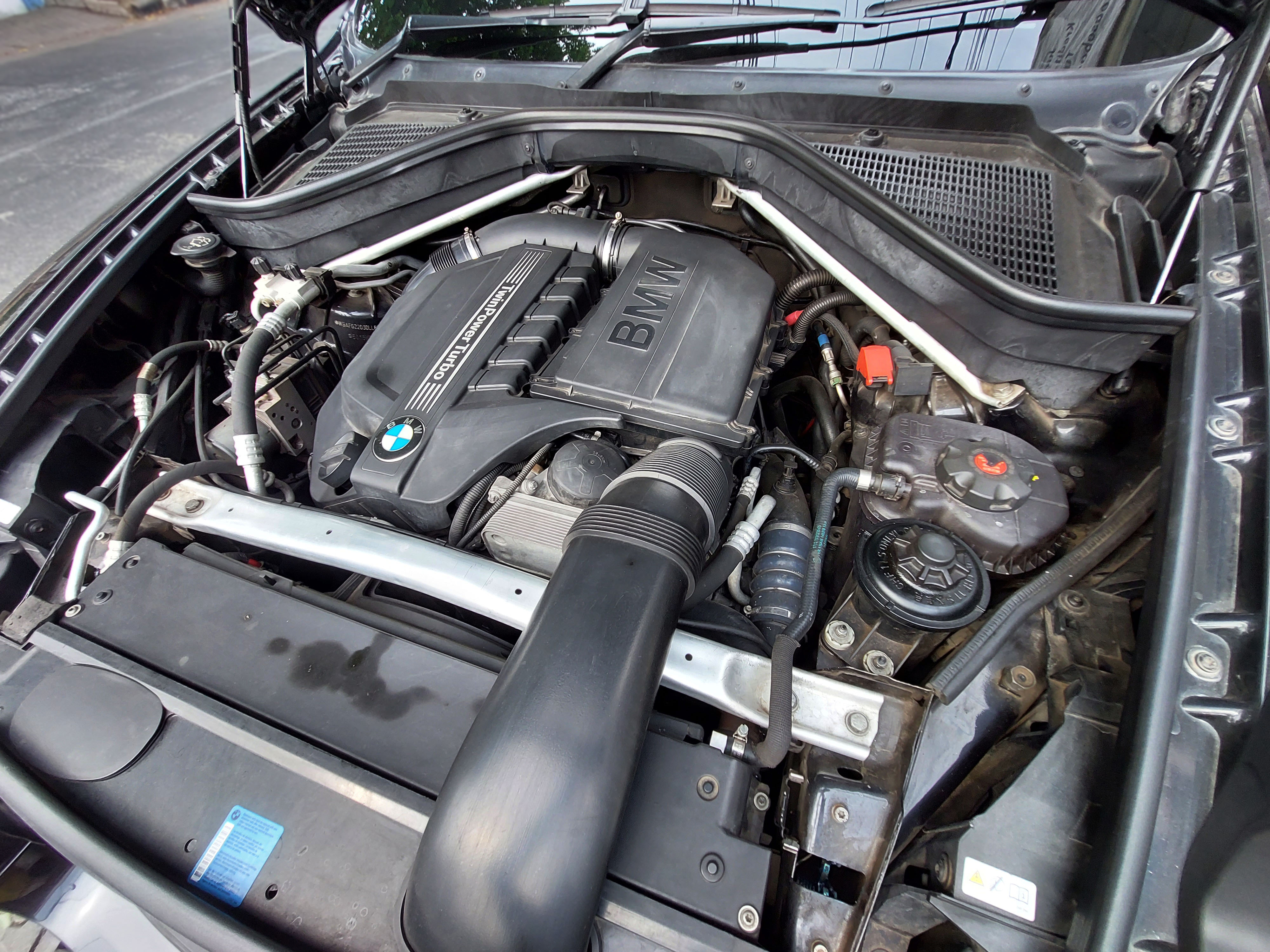 2010 BMW X6 2010 BMW X6