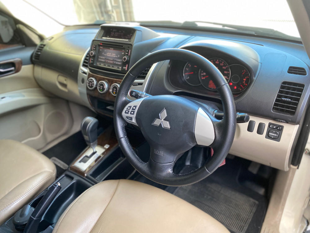 2013 Mitsubishi Pajero Sport  2013 Mitsubishi Pajero Sport