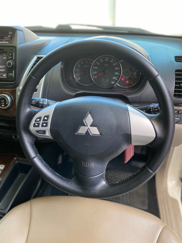 2013 Mitsubishi Pajero Sport  2013 Mitsubishi Pajero Sport