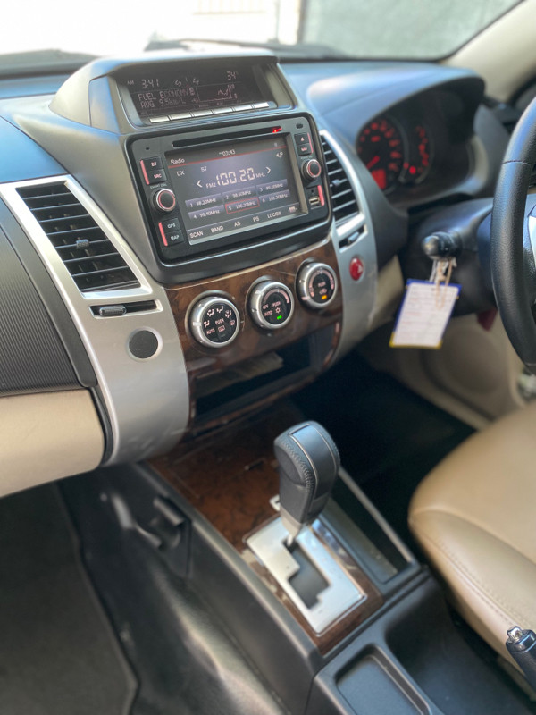 2013 Mitsubishi Pajero Sport  2013 Mitsubishi Pajero Sport