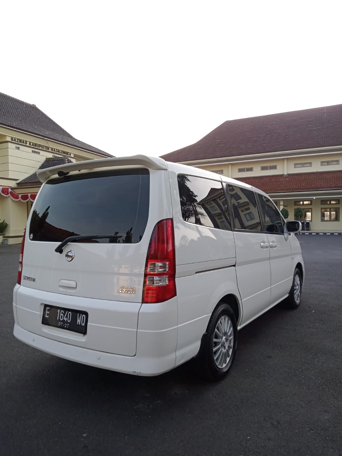 2012 Nissan Serena 2012 Nissan Serena