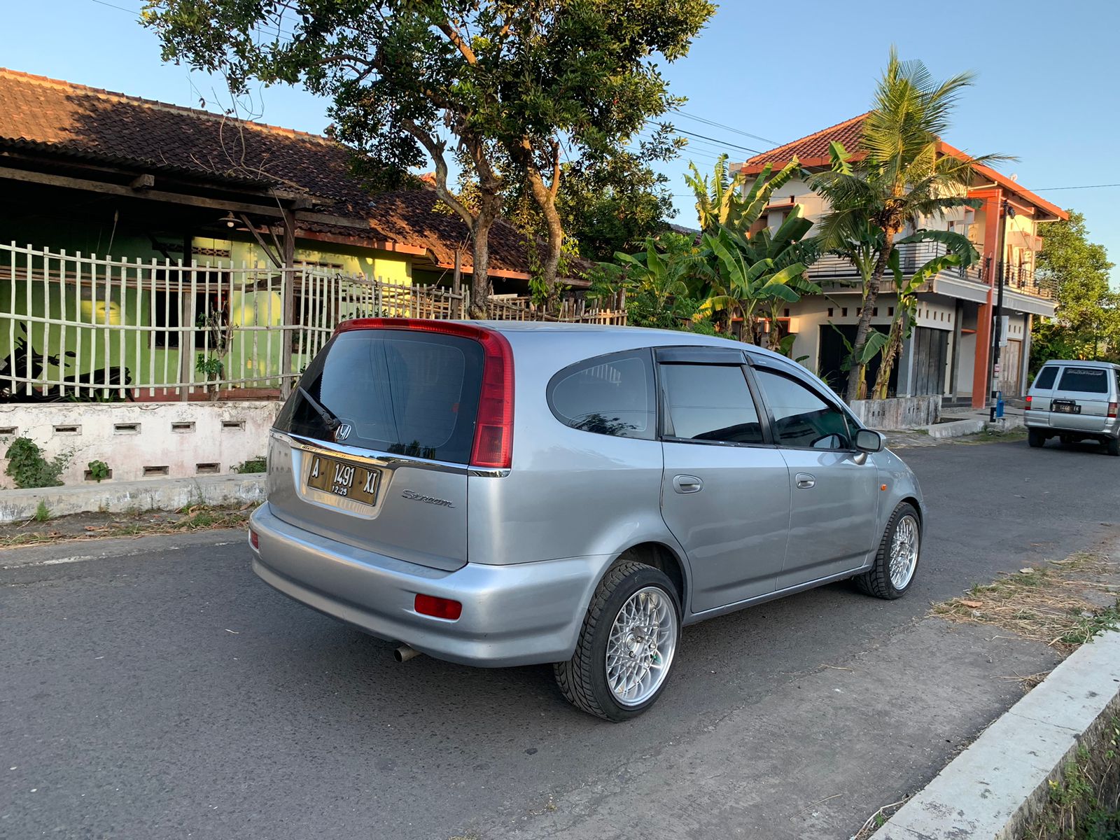 2003 Honda Stream VTEC 1.7L MT 2003 Honda Stream VTEC 1.7L MT